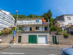 23942917-Ferienwohnung-2-Crikvenica-300x225-0