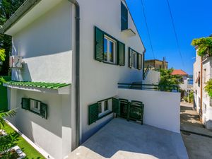 23945527-Ferienwohnung-2-Crikvenica-300x225-5