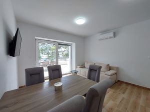 23946563-Ferienwohnung-6-Crikvenica-300x225-4