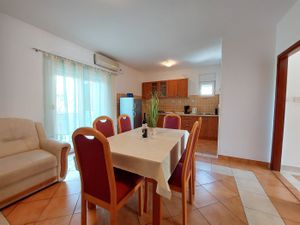 23946604-Ferienwohnung-6-Crikvenica-300x225-1