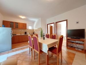 23946604-Ferienwohnung-6-Crikvenica-300x225-2