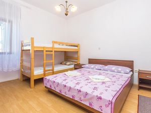 23730284-Ferienwohnung-4-Crikvenica-300x225-3