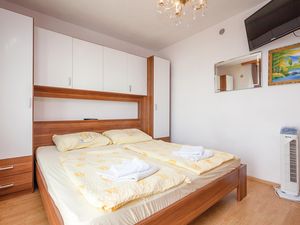 23724828-Ferienwohnung-2-Crikvenica-300x225-3