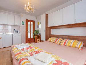 23724869-Ferienwohnung-2-Crikvenica-300x225-2