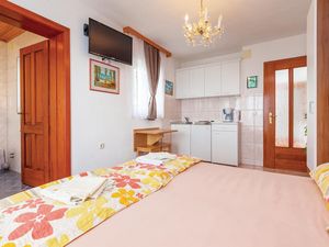 23724869-Ferienwohnung-2-Crikvenica-300x225-3