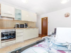 23725998-Ferienwohnung-5-Crikvenica-300x225-2