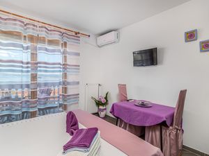 23728557-Ferienwohnung-4-Crikvenica-300x225-3