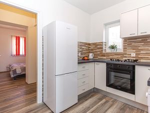 23740665-Ferienwohnung-4-Crikvenica-300x225-2