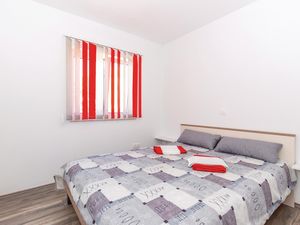 23740665-Ferienwohnung-4-Crikvenica-300x225-3