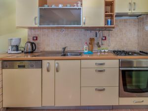 23751029-Ferienwohnung-4-Crikvenica-300x225-4