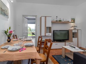 23755311-Ferienwohnung-4-Crikvenica-300x225-1