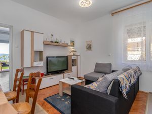 23755311-Ferienwohnung-4-Crikvenica-300x225-2