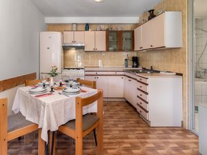 23755314-Ferienwohnung-4-Crikvenica-300x225-5