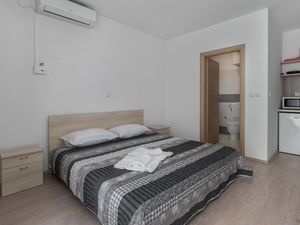 23755733-Ferienwohnung-2-Crikvenica-300x225-3