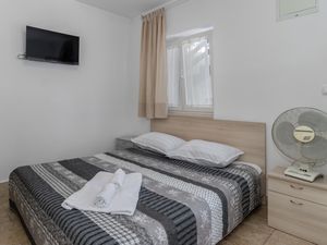 23755732-Ferienwohnung-2-Crikvenica-300x225-2