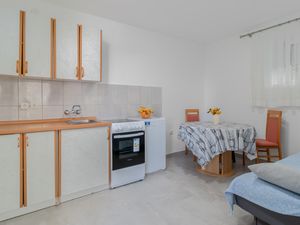 23758132-Ferienwohnung-4-Crikvenica-300x225-2