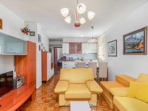 23763768-Ferienwohnung-4-Crikvenica-300x225-3