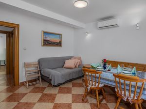 23949485-Ferienwohnung-4-Crikvenica-300x225-4