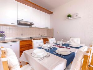 24003180-Ferienwohnung-5-Crikvenica-300x225-5