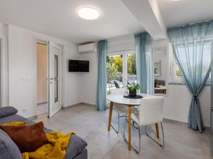 24003383-Ferienwohnung-2-Crikvenica-300x225-3