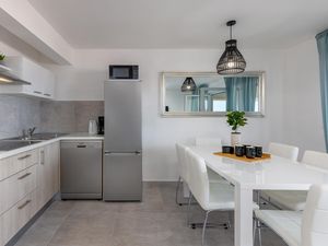 24003385-Ferienwohnung-6-Crikvenica-300x225-4