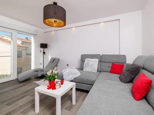 24003915-Ferienwohnung-2-Crikvenica-300x225-1