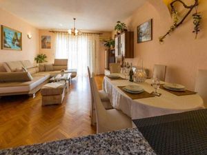 24010160-Ferienwohnung-4-Crikvenica-300x225-1