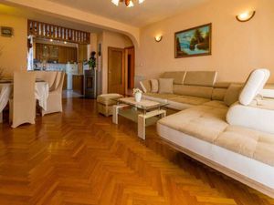 24010160-Ferienwohnung-4-Crikvenica-300x225-4