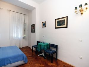 18321828-Ferienwohnung-4-Crikvenica-300x225-5