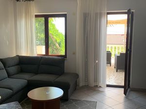 18323905-Ferienwohnung-4-Crikvenica-300x225-2