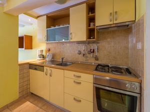 18550344-Ferienwohnung-3-Crikvenica-300x225-5