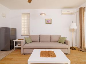 18550345-Ferienwohnung-3-Crikvenica-300x225-3