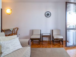 18559768-Ferienwohnung-4-Crikvenica-300x225-3