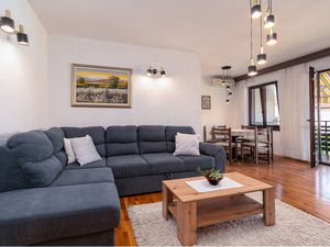 18559769-Ferienwohnung-6-Crikvenica-300x225-1