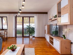 18559769-Ferienwohnung-6-Crikvenica-300x225-2