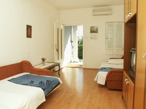 19046633-Ferienwohnung-2-Crikvenica-300x225-3