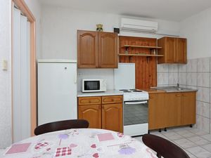 19126606-Ferienwohnung-4-Crikvenica-300x225-3