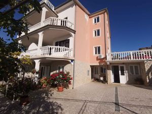 23768562-Ferienwohnung-3-Crikvenica-300x225-0