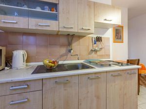 23941786-Ferienwohnung-3-Crikvenica-300x225-4