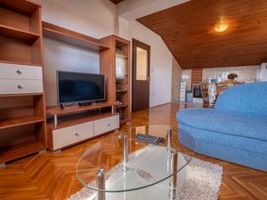 24016617-Ferienwohnung-4-Crikvenica-300x225-2