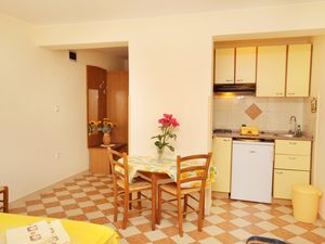 18692808-Ferienwohnung-2-Crikvenica-300x225-1