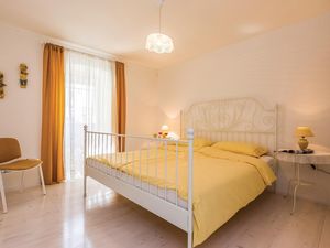 23728070-Ferienwohnung-6-Crikvenica-300x225-3