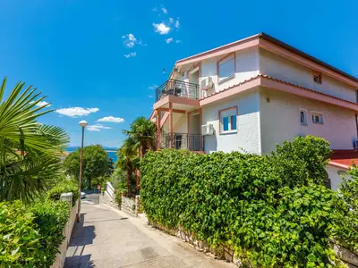 Ferienwohnung für 4 Personen (100 m²) in Crikvenica 1/10