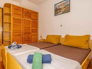 24028072-Ferienwohnung-8-Crikvenica-300x225-5