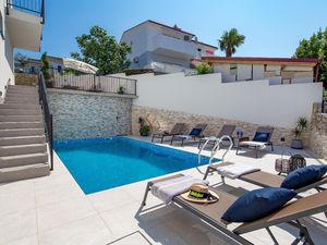 23978669-Ferienwohnung-6-Crikvenica-300x225-0