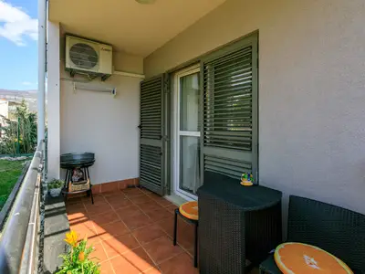 Ferienwohnung für 2 Personen (54 m²) in Crikvenica 1/10