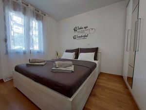 24031252-Ferienwohnung-4-Crikvenica-300x225-3