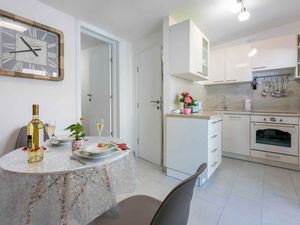 24031468-Ferienwohnung-2-Crikvenica-300x225-1