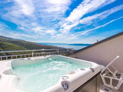 Ferienwohnung für 6 Personen (92 m²) in Crikvenica 1/10