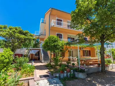 Ferienwohnung für 4 Personen (84 m²) in Crikvenica 1/10